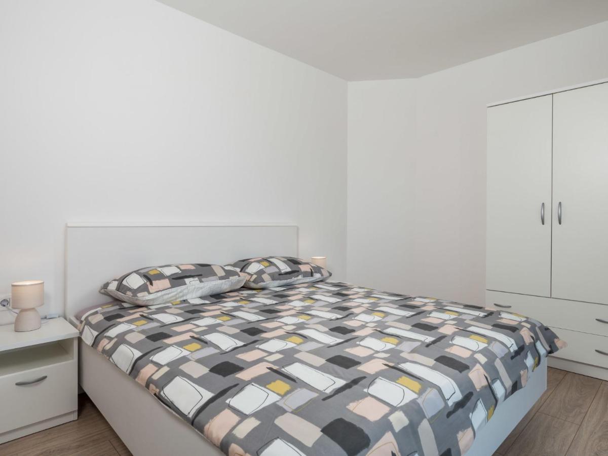Holiday Home Villa Palma - Krk148 By Interhome Pinezići Eksteriør billede